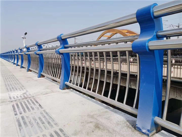 三门峡304不锈钢复合管护栏的生产工艺揭秘
